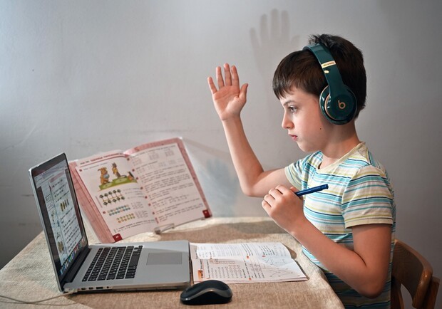 Терпения родителям: большинство одесских школьников будут учиться дистанционно до конца года