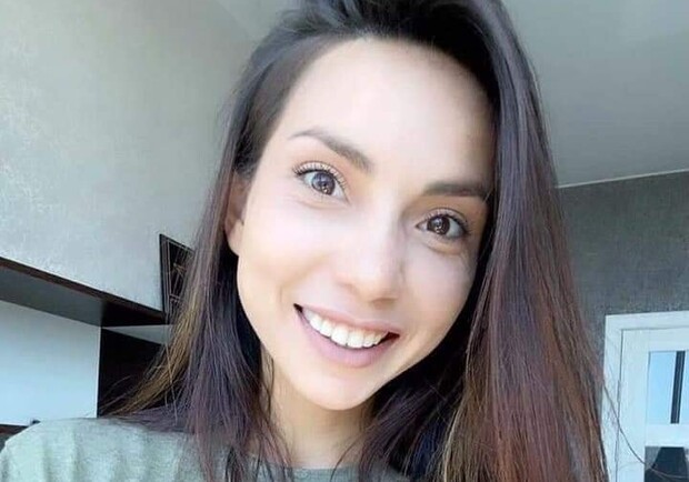 Без обуви и куртки: в центре Одессы пропала молодая девушка