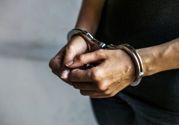 Жизнь не удалась: минер "МакДональдса" на Дерибасовской пытался перерезать горло в зале суда