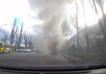 
В Одессе на ходу загорелся рейсовый автобус (видео)
