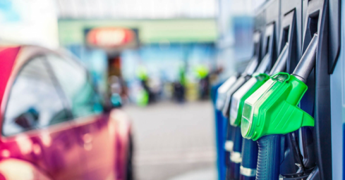 
Сетям АЗС разрешили поднять цены на бензин
