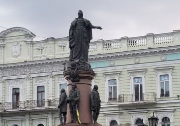 
Чиновник одесской мэрии заступился за памятник Екатерине II
