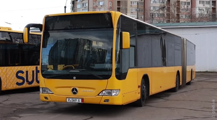 В Одесі продовжують курсувати безоплатні соціальні автобуси: оновлено графік маршруту