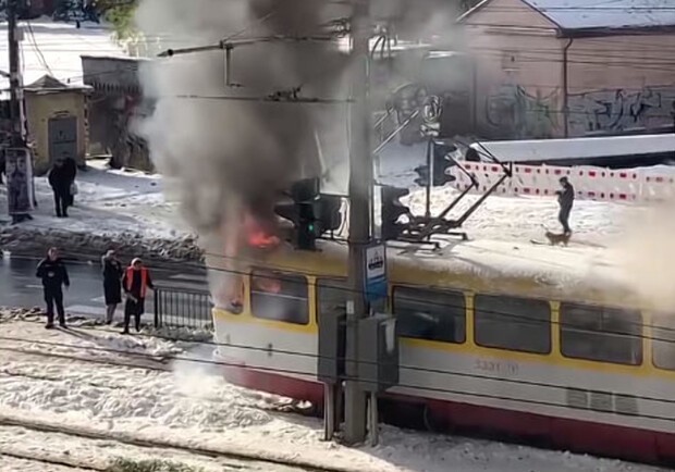 В Одессе загорелся трамвай (ВИДЕО)