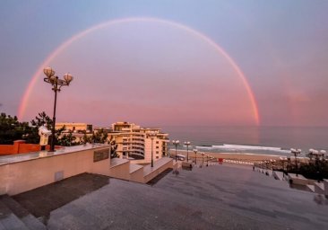 
Невероятное небо и радуга: одесситы наблюдали «сочный» закат
