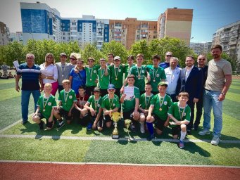 Одесская школьная футбольная лига: определены команды-победительницы соревнований. ФОТО